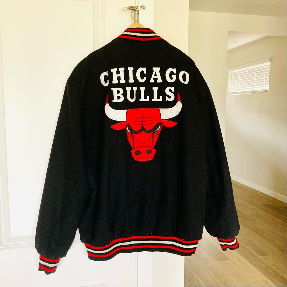 RARE Vintage 1990’s Chicago Bulls Black Wool Varsity Jacket with Red Logo Mens